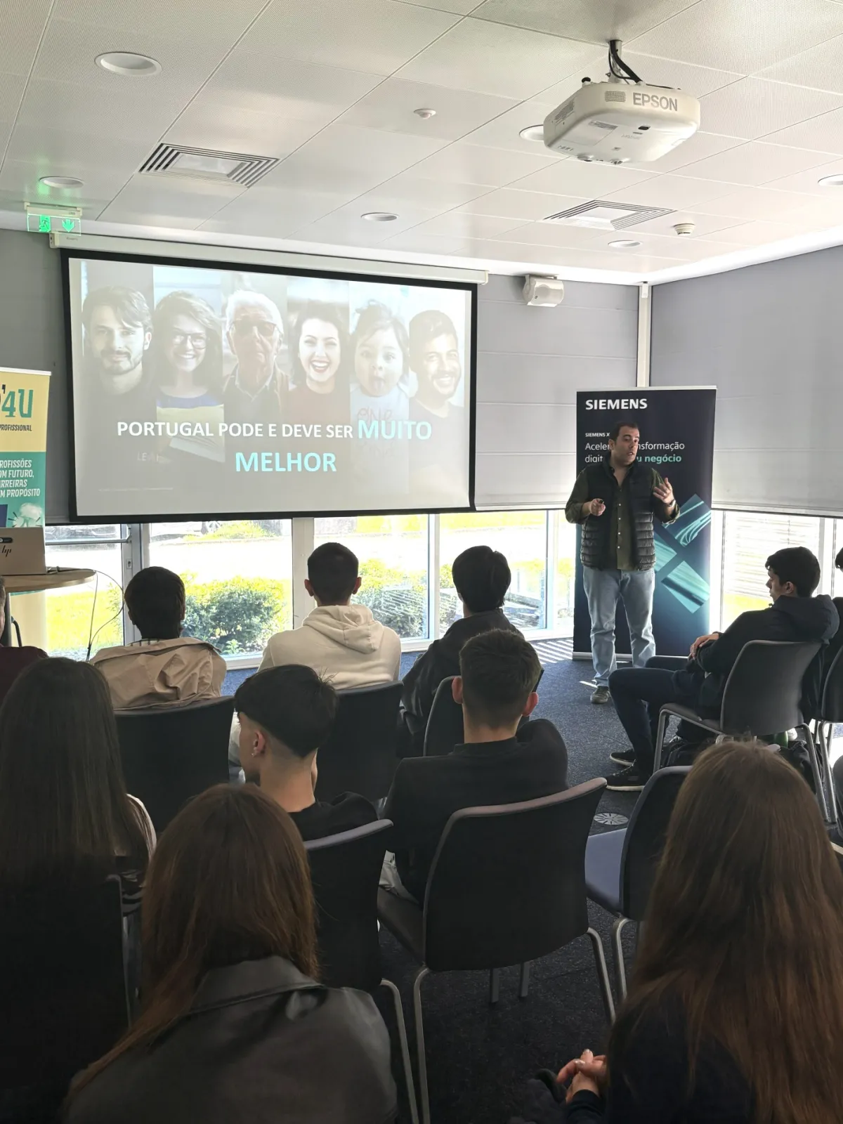 PRO'4U ENSINO PROFISSIONAL - SIEMENS Freixieiro