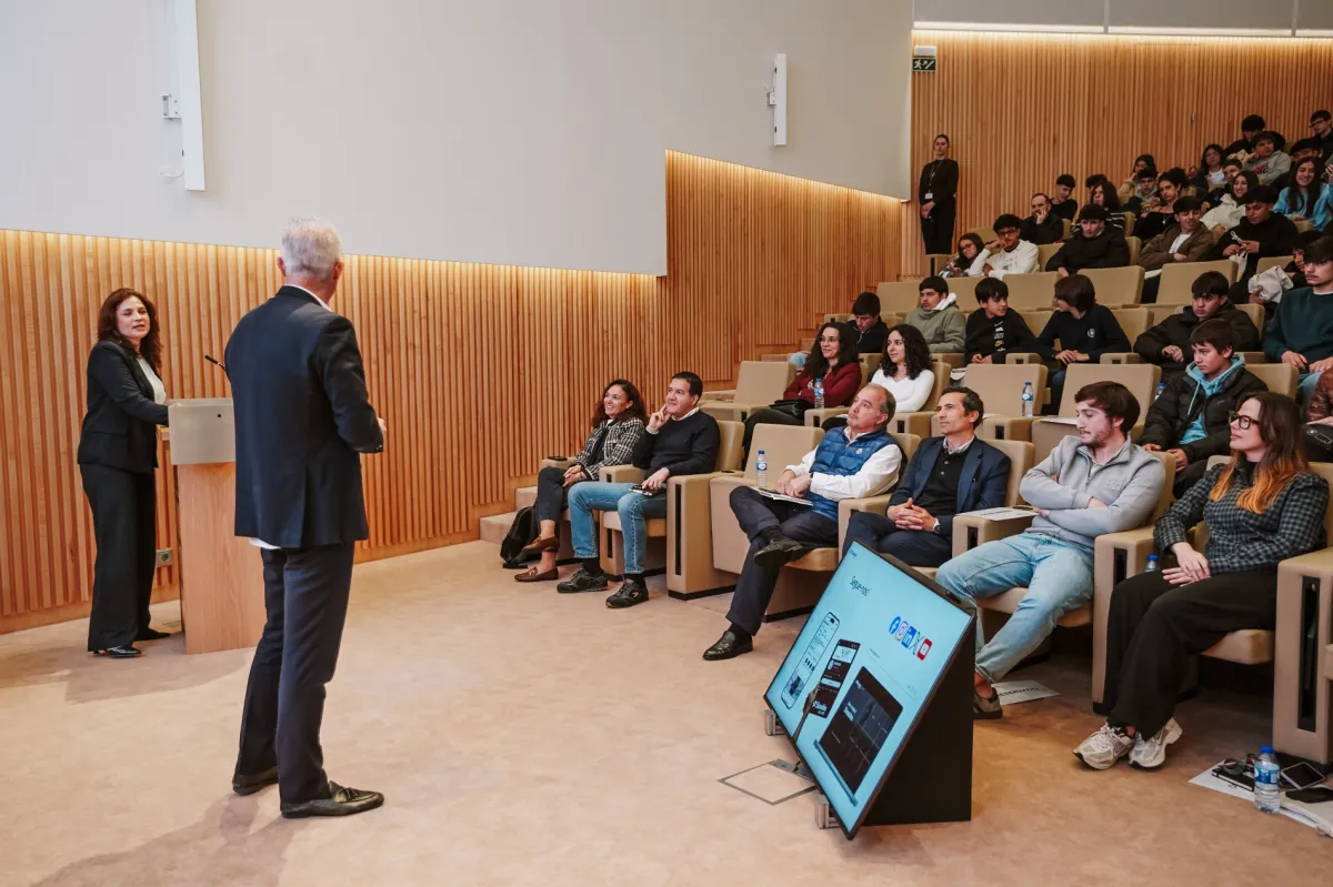 PRO'4U OPEN DAY ENSINO PROFISSIONAL - SIMOLDES