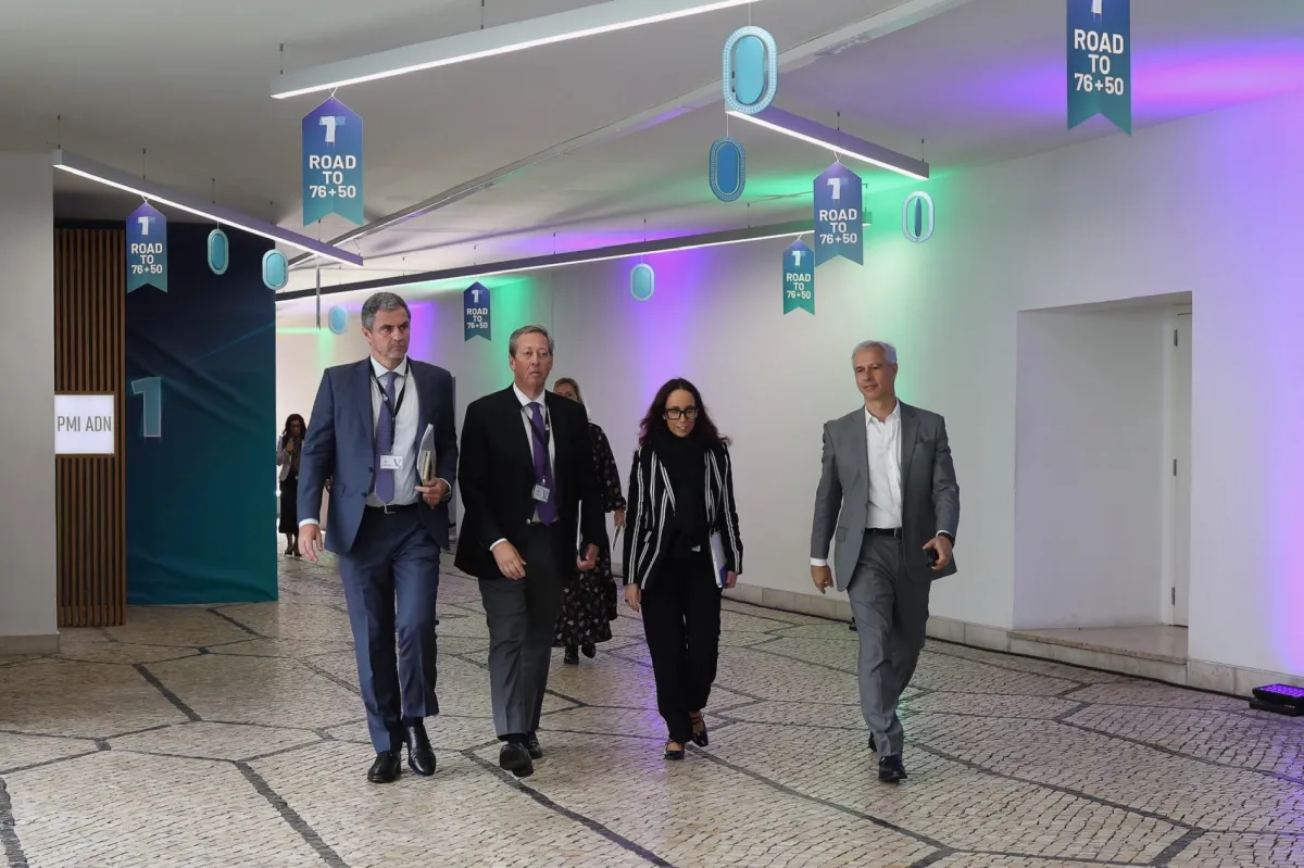 10ª Reunião Plenária - Do Compromisso à Ação