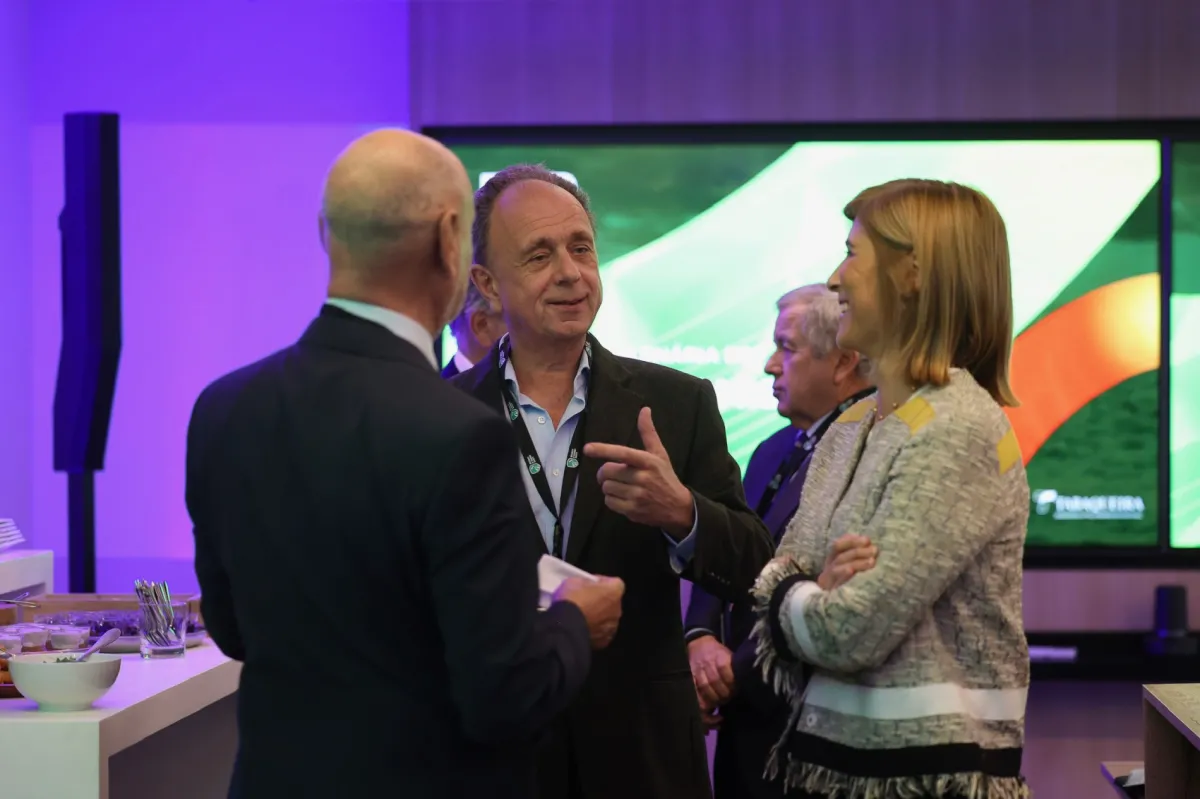 10ª Reunião Plenária - Do Compromisso à Ação