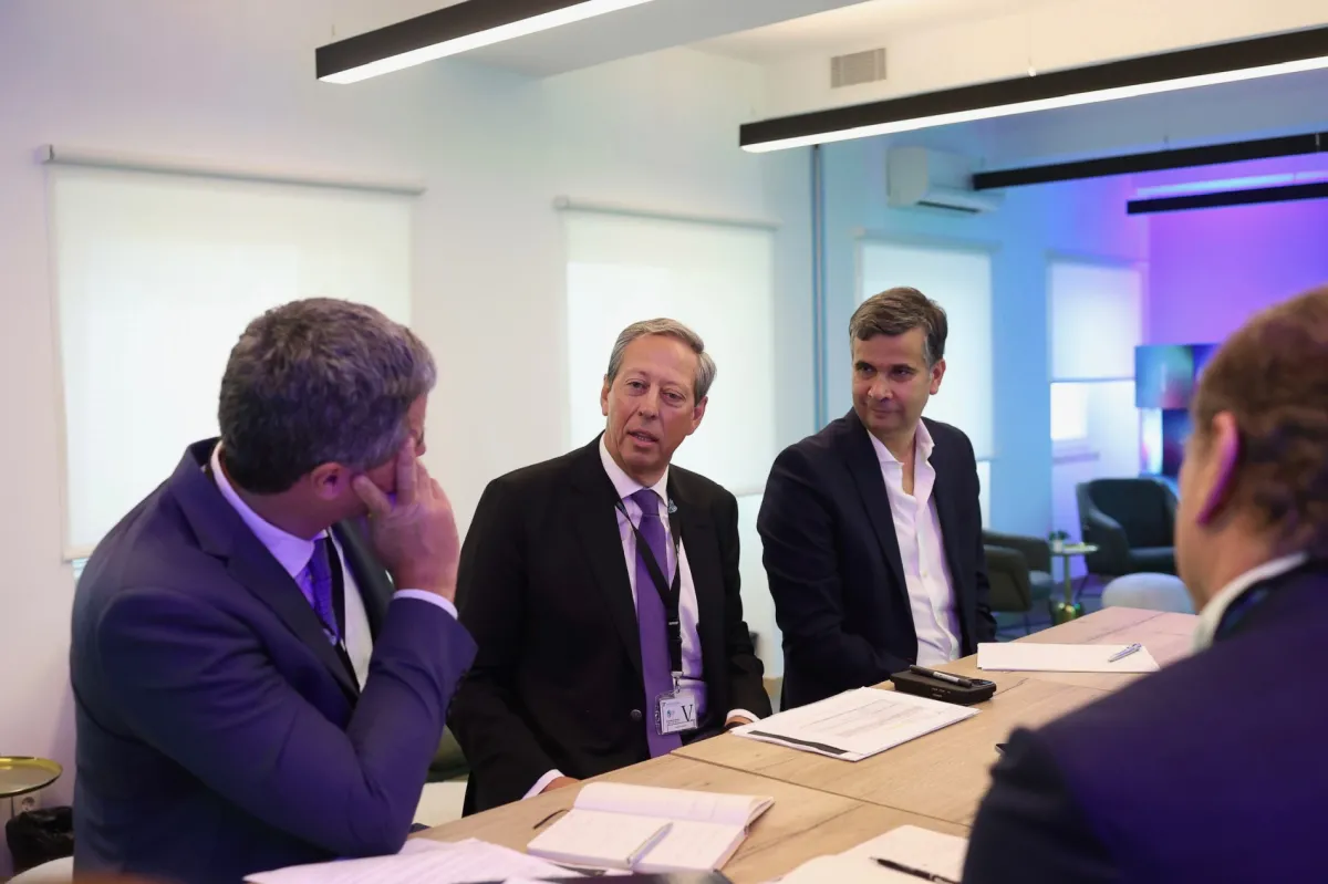 10ª Reunião Plenária - Do Compromisso à Ação