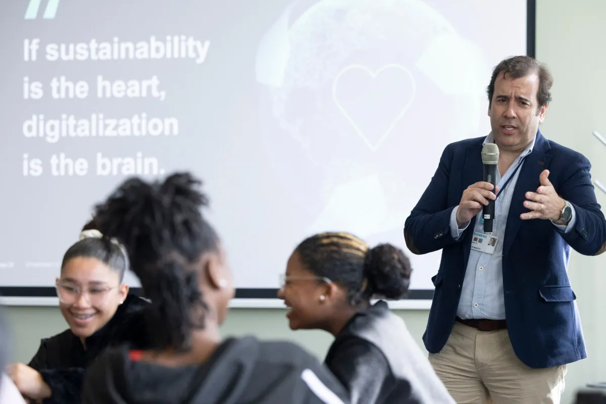 PRO'4U OPEN DAY ENSINO PROFISSIONAL - SIEMENS