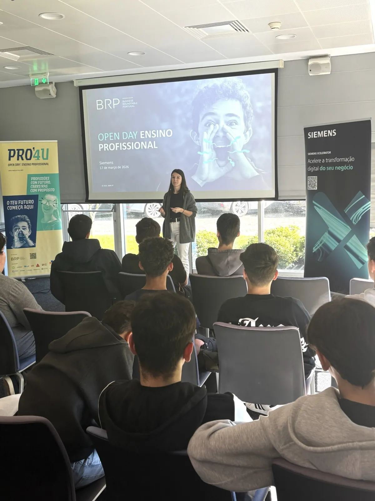 PRO'4U ENSINO PROFISSIONAL - SIEMENS Freixieiro