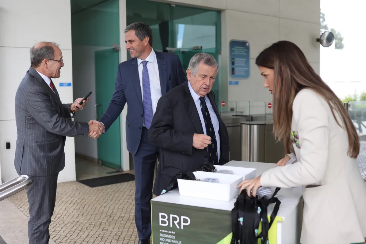 10ª Reunião Plenária - Do Compromisso à Ação