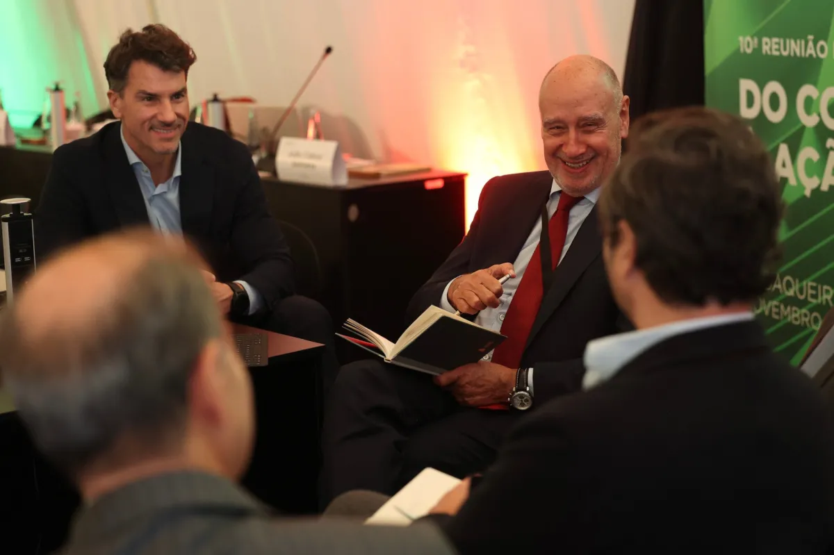 10ª Reunião Plenária - Do Compromisso à Ação