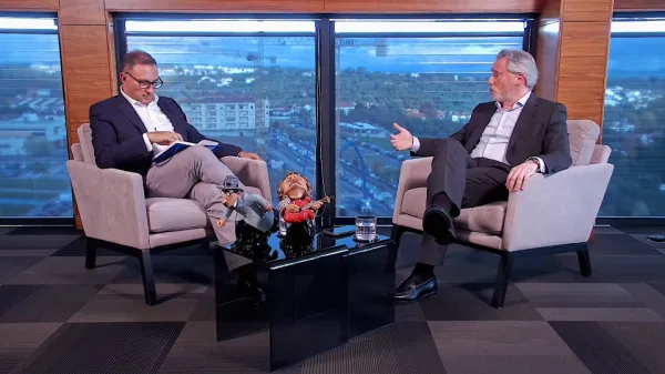 Videocast Pensar em Grande, com Nuno Terras Marques